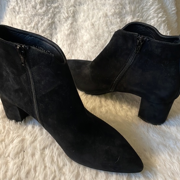 AGL luxury Italian suede booties pointy - Picture 4 of 9